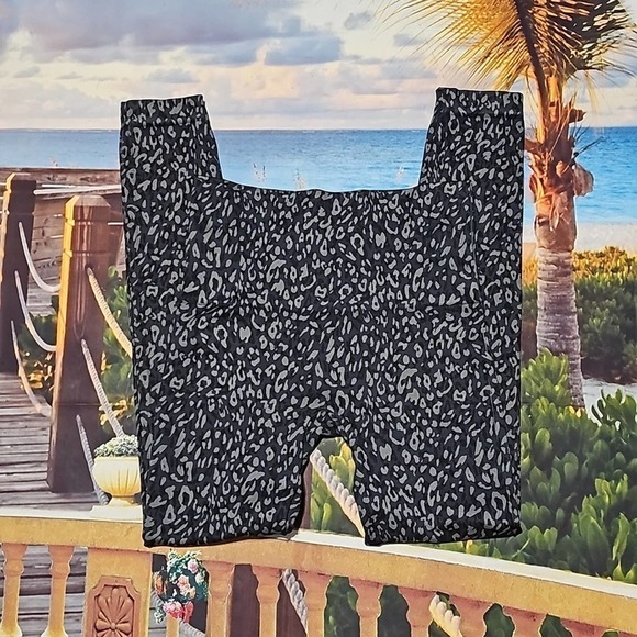 Spanx Leopard Print‎ Leggings Size Small - Picture 7 of 7